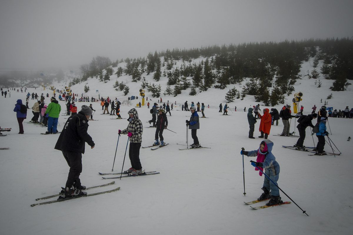 Hasta el 10 de octubre, el esquí y el snowboard se viven en Catedral 