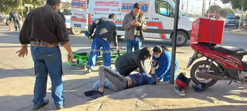 Terrible accidente: salteño quedó tirado en el suelo y gritando de dolor