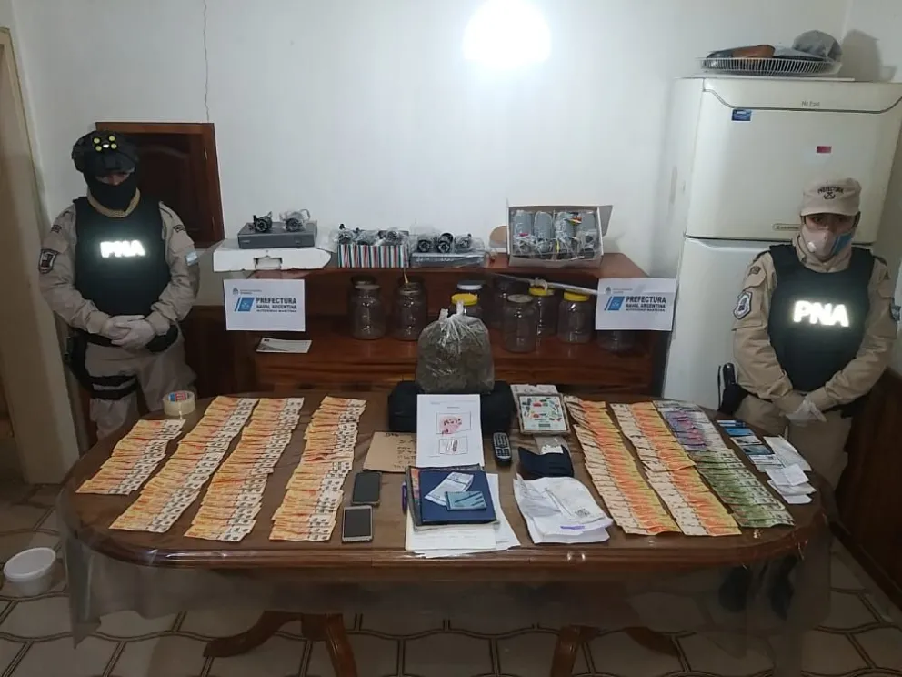 Desarticulan una red de narcotraficantes y de trata de personas