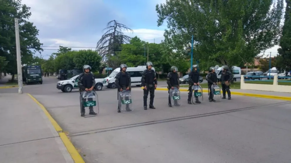 La Intendenta Soria informó a vecinos que solicitó presencia de Gendarmería en Roca