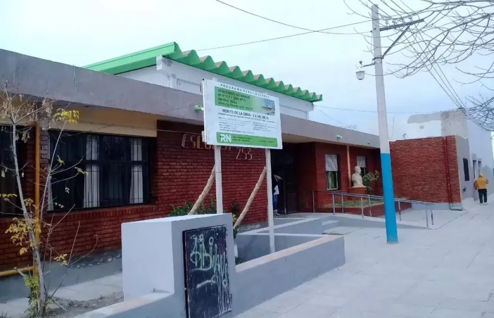 ¿Cuáles son las obras planificadas en edificios escolares de Roca?