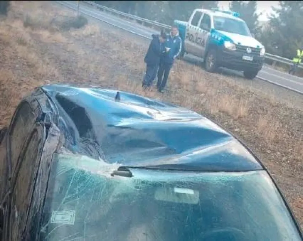 Venía desde San Martín a Bariloche y volcó sobre ruta 40