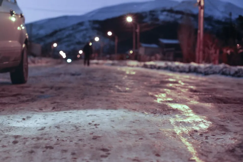 Por presencia de hielo, esta mañana fue obligatorio el uso de cadenas para circular en la ciudad