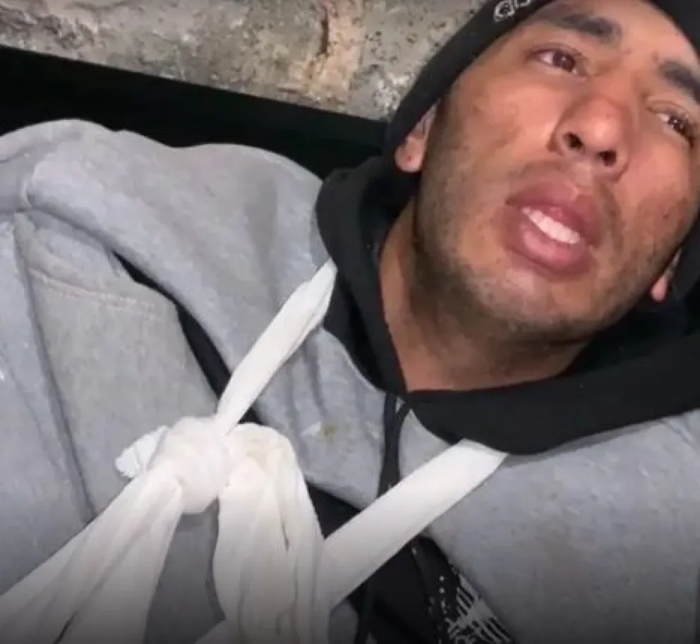 Denuncian abuso policial a bordo de un colectivo SAETA