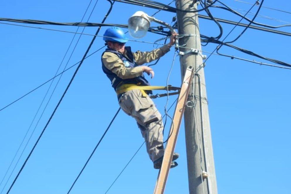Intensifican tareas para el correcto funcionamiento del alumbrado público en la ciudad