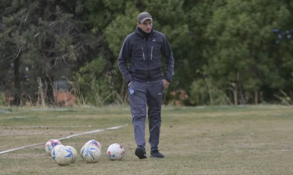 Federal A: Sol de Mayo confirmó el arribo del entrenador Diego Funes