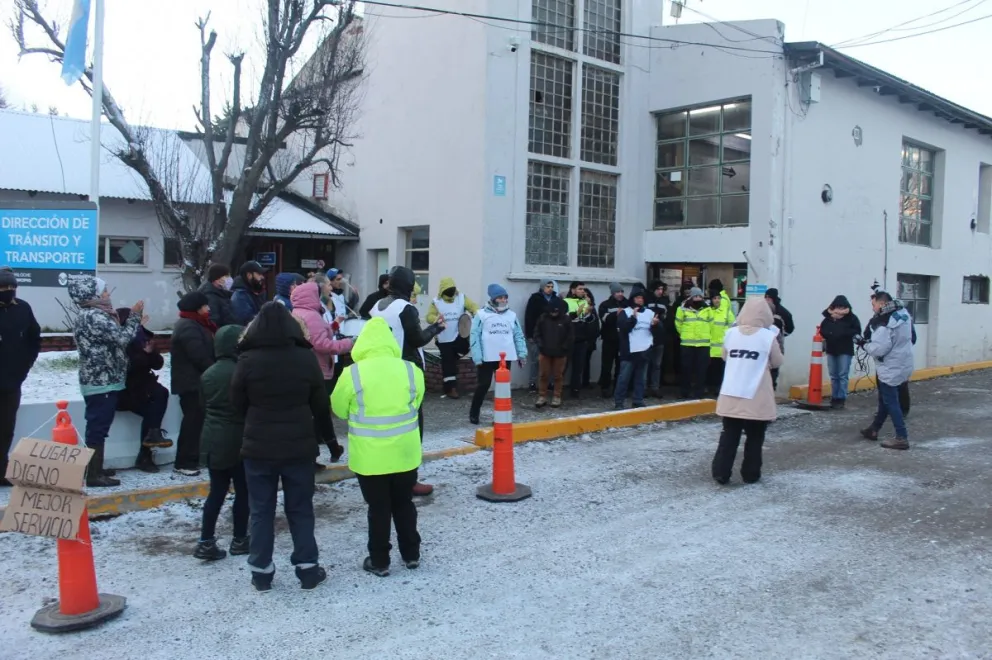 Trabajadores municipales  levantaron la retención de servicio en Tránsito y Transporte