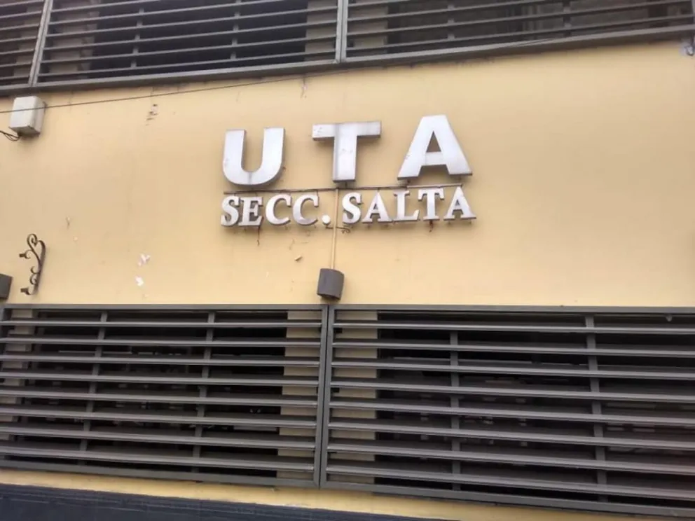 La UTA estima levantar el paro de colectivos