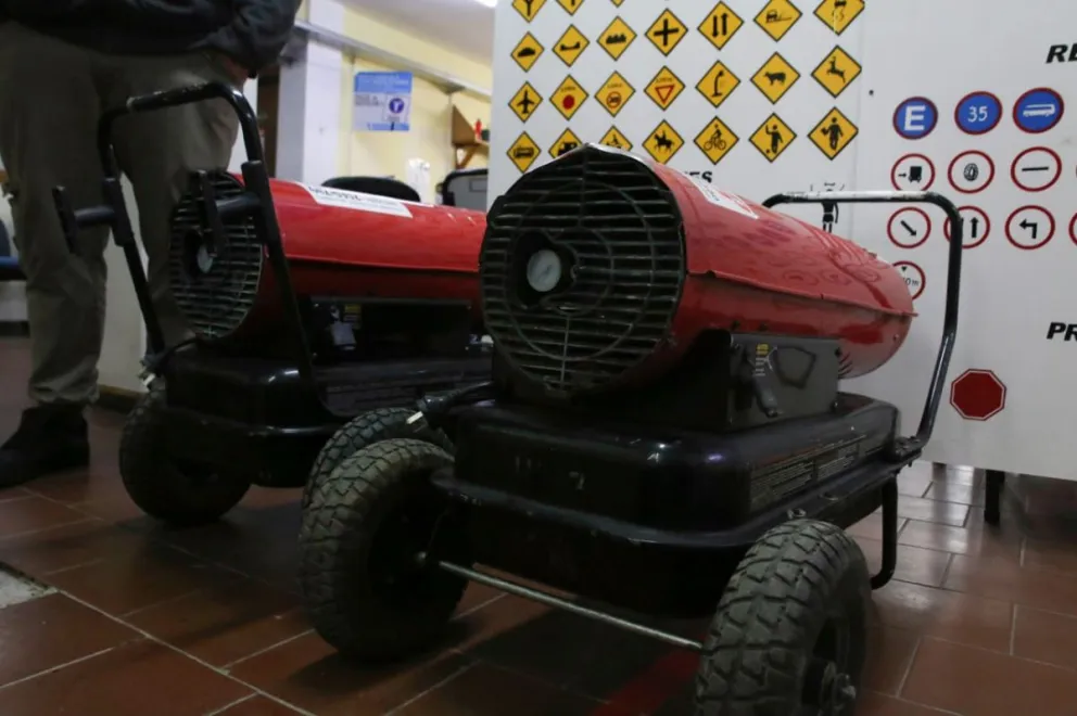 Ante la falta de gas, el municipio envió a Tránsito y Transporte equipos que aseguran no son aptos para ese edificio