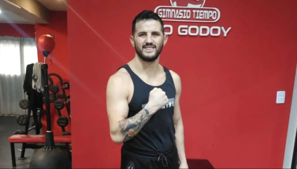 Le quisieron robar el celular a un boxeador y terminó noqueando al delincuente 