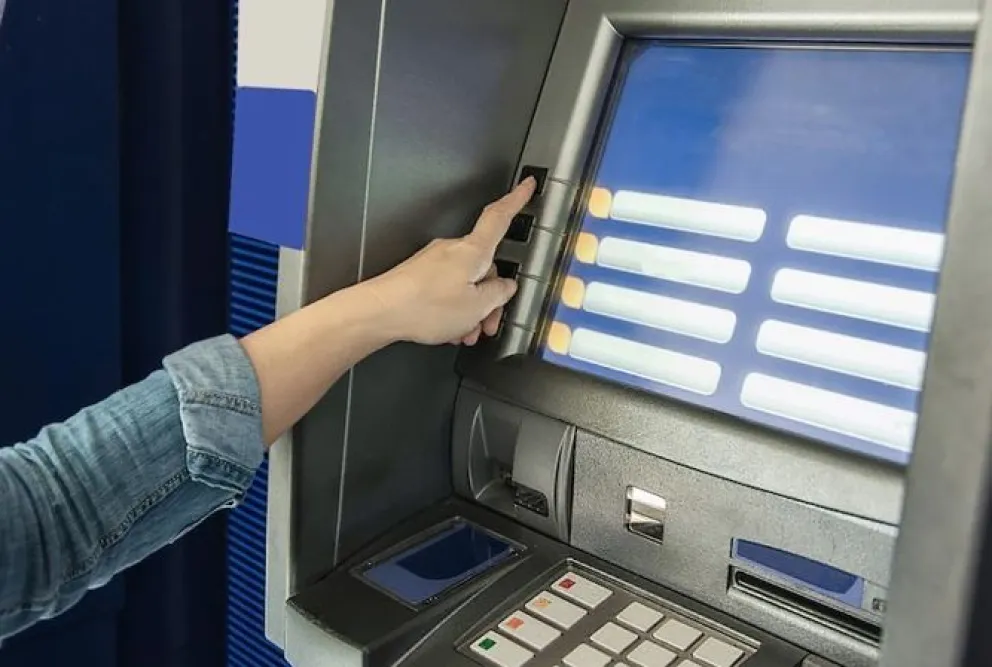 Defensa del Consumidor arremete contra entidades bancarias por bloquear cuentas sueldos