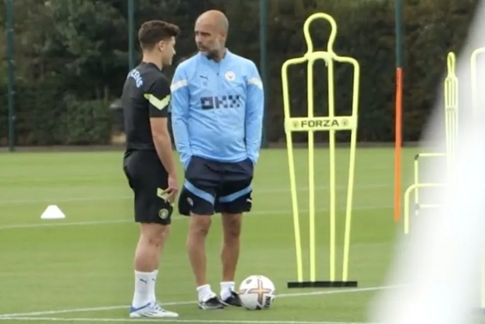 Video: primeras charlas de Pep Guardiola con Julián Álvarez en la práctica del City