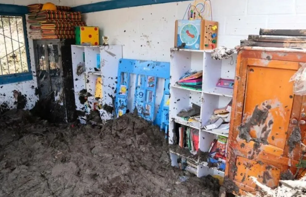 Tragedia en Colombia: un alud sepultó una escuela rural y murieron tres niños