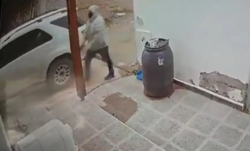 Así fue cómo un hombre resistió un asalto a plena luz del día