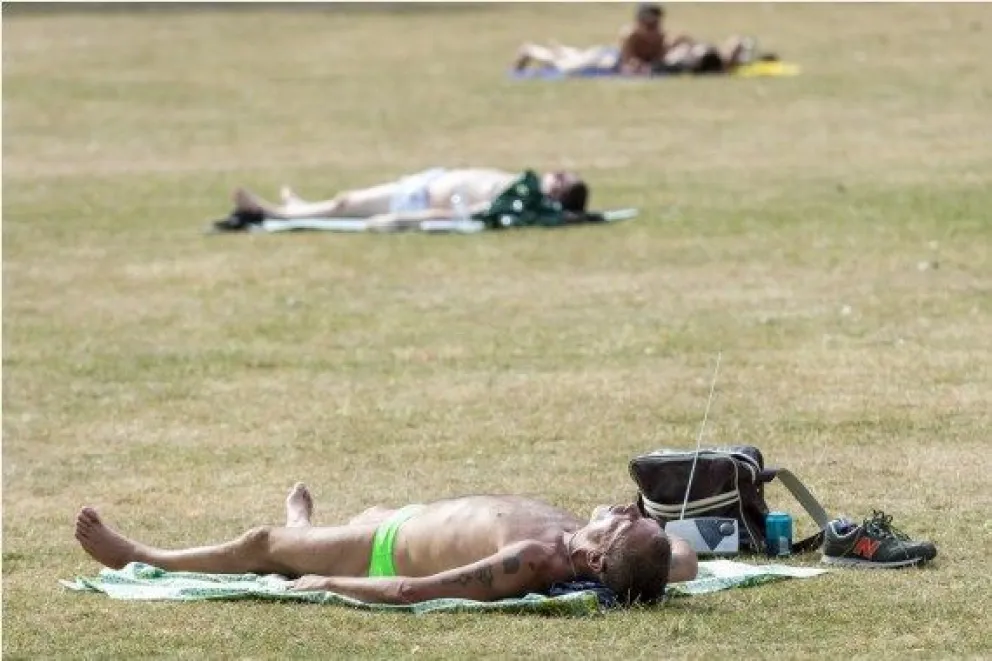 Reino Unido declara alerta roja por primera vez en su historia debido al calor extremo