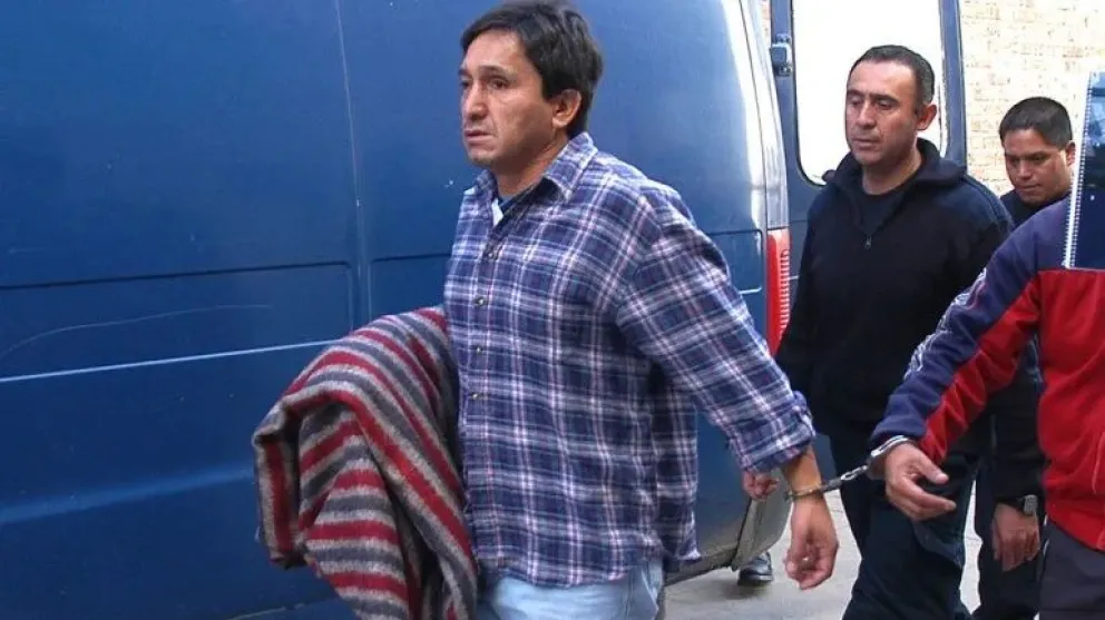 Un violento delincuente condenado por homicidio pidió salidas para ver a la mamá