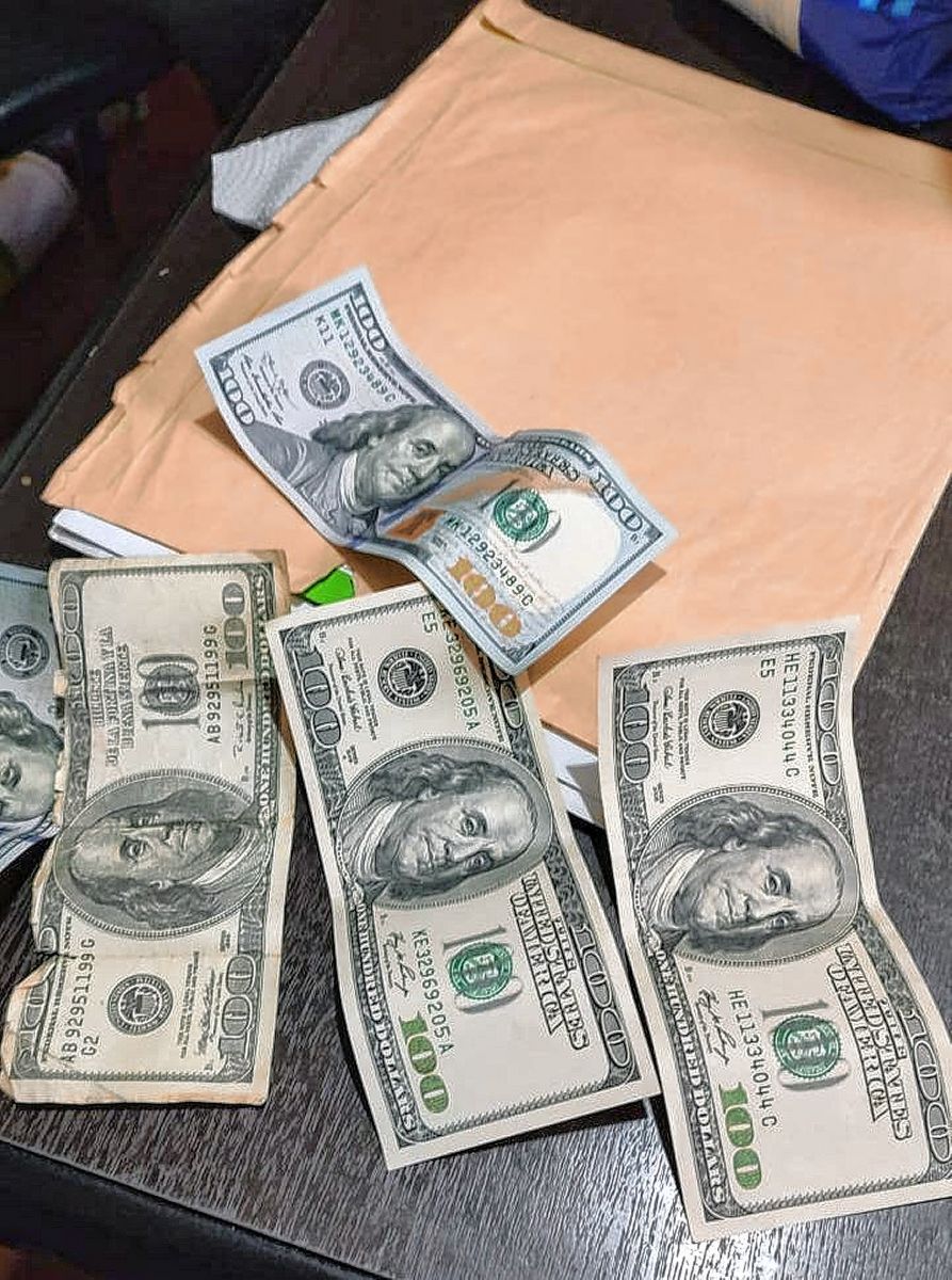 A una abogada le robaron más de 7.000 dólares de su departamento de Trelew