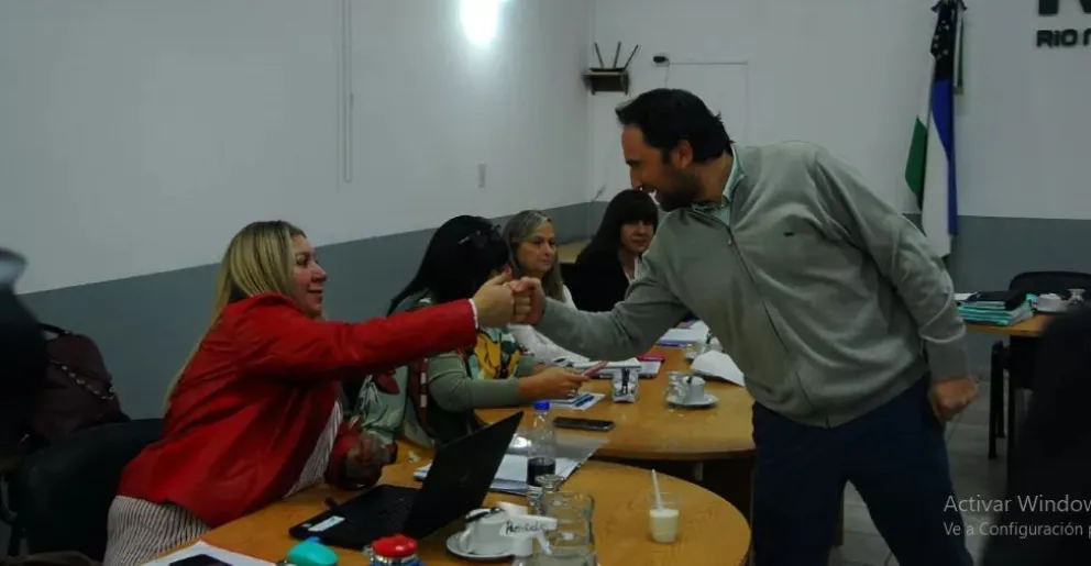 UNTER presiona con que no vuelve a clases si no hay conformidad salarial