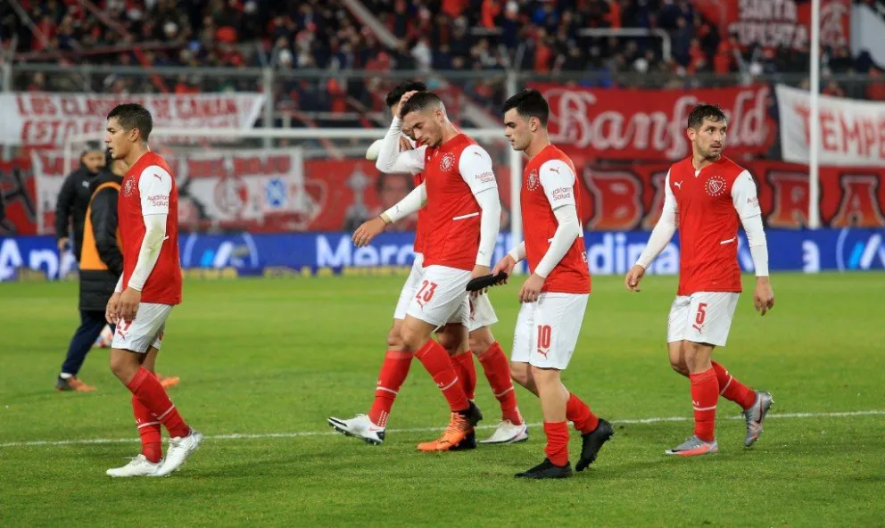 Repleto de cambios y de dudas, Independiente visita a Colón en Santa Fe