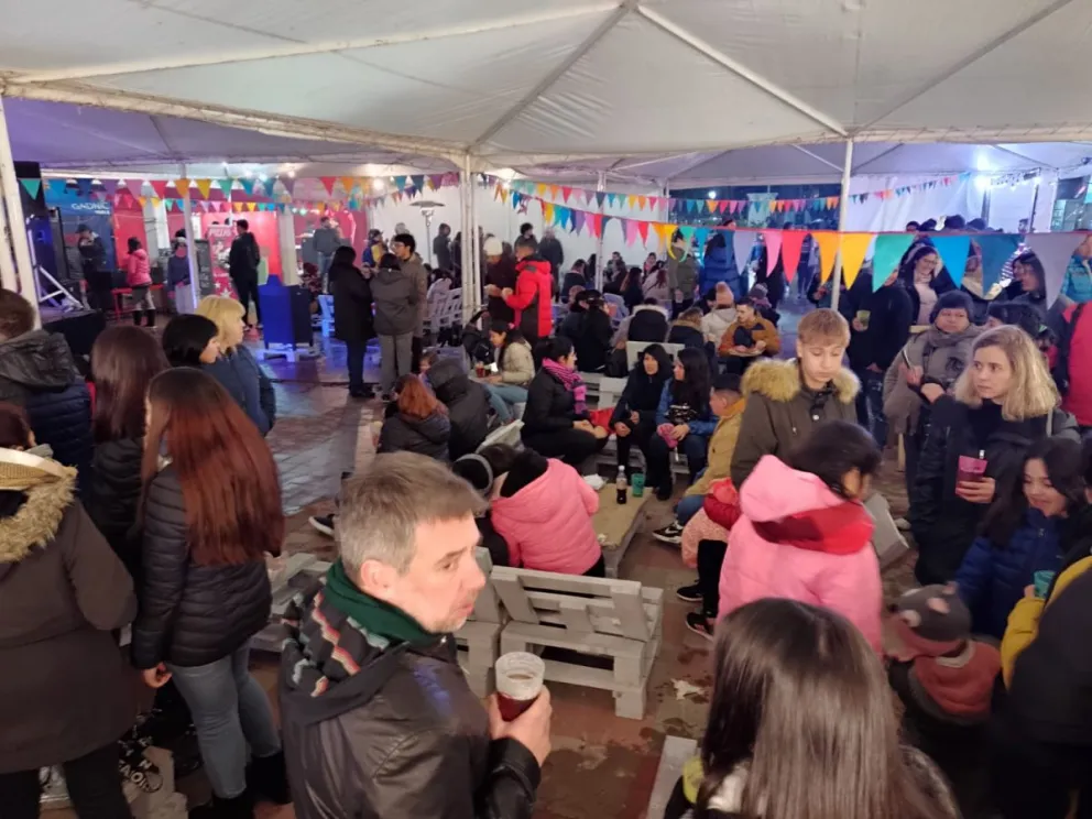 Lo que importa es la cerveza: gran aceptación del público en el Patio Salesiano