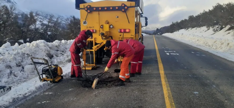 Vialidad Nacional continúa con las tareas bacheo en la Ruta 40