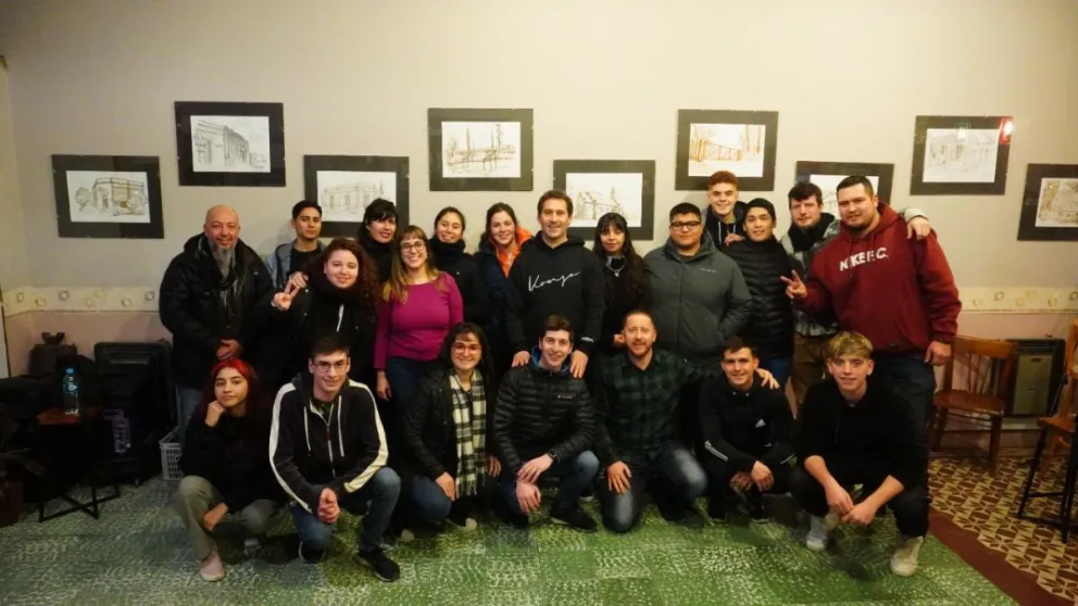 Luque mantuvo una agenda en Dolavon y Gaiman que incluyó a la producción, los jóvenes y las instituciones