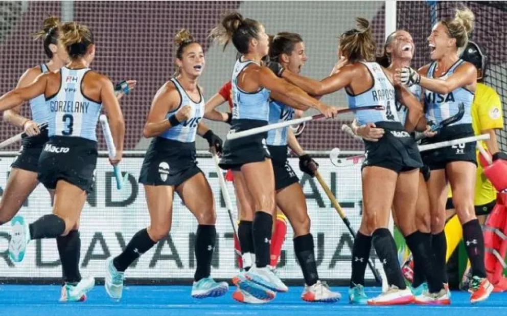 Las Leonas vencieron por penales a Alemania y son finalistas del Mundial