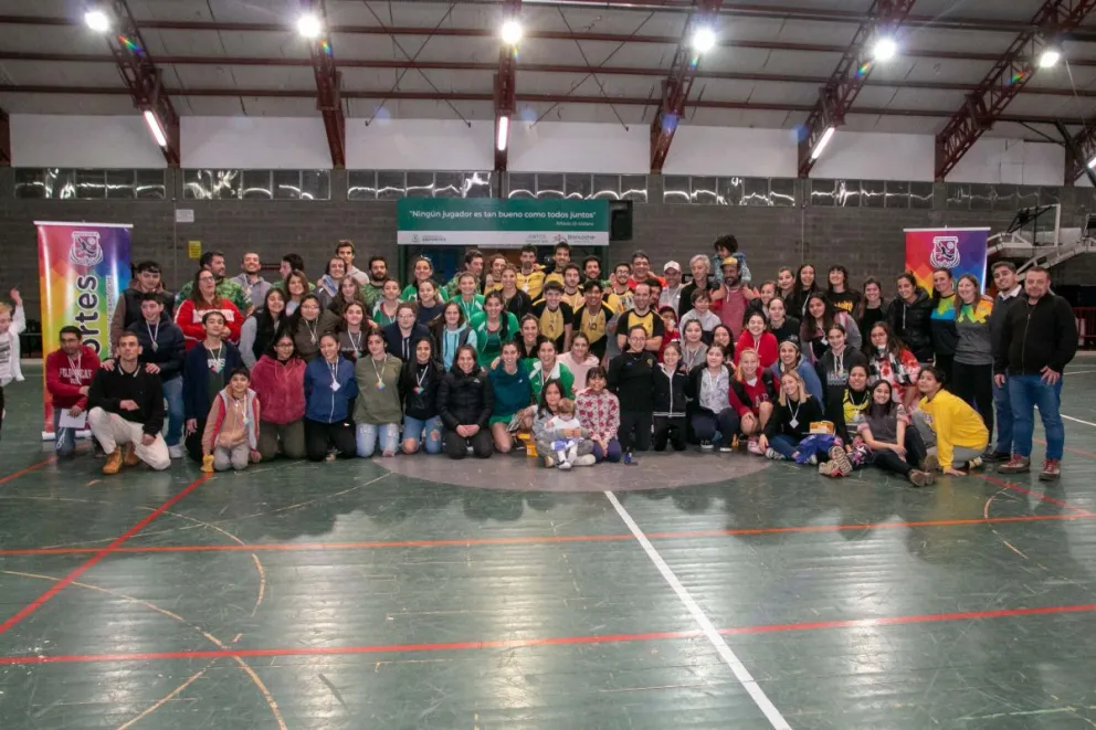 Gran cierre del Torneo de Hockey de Invierno en el Gimnasio 3