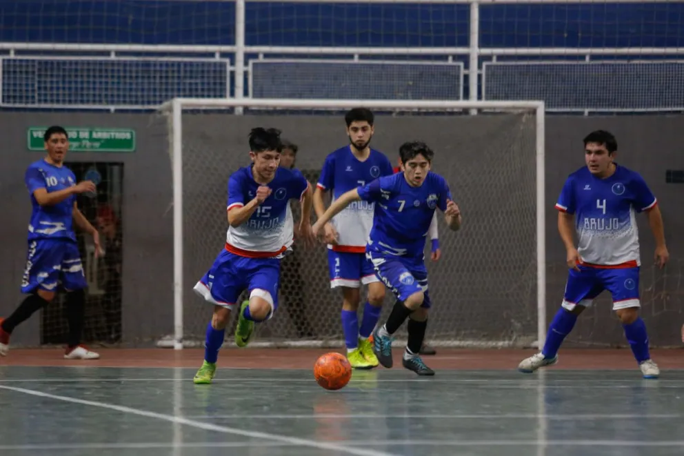 En el fútbol libre se juega hoy, mañana viernes, el fin de semana y lunes y martes