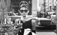"Audrey Hepburn entre diamantes", la biografía novelada de un ícono del cine