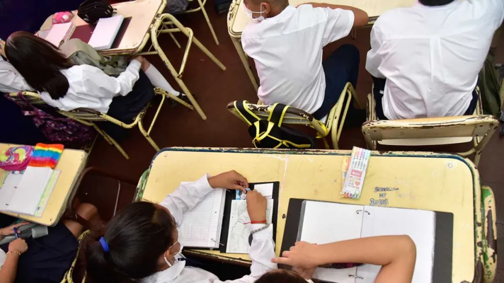 Solo 50 de cada 100 estudiantes llegan en tiempo y forma. Imagen: Archivo El Territorio