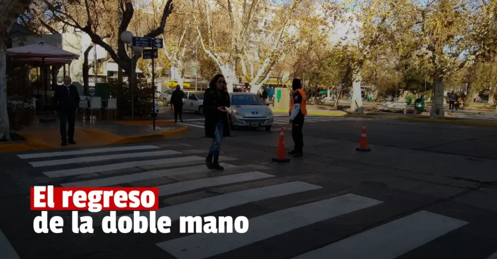 Con poco movimiento y algunos despistados, así fue el regreso de la doble mano a calle Central