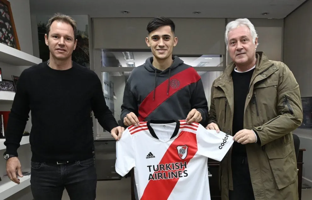 River presentó oficialmente a Pablo Solari, la cuarta incorporación