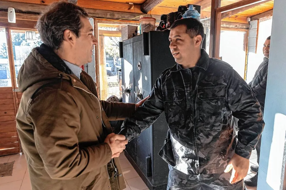 El intendente visitó la sección canes de la Policía