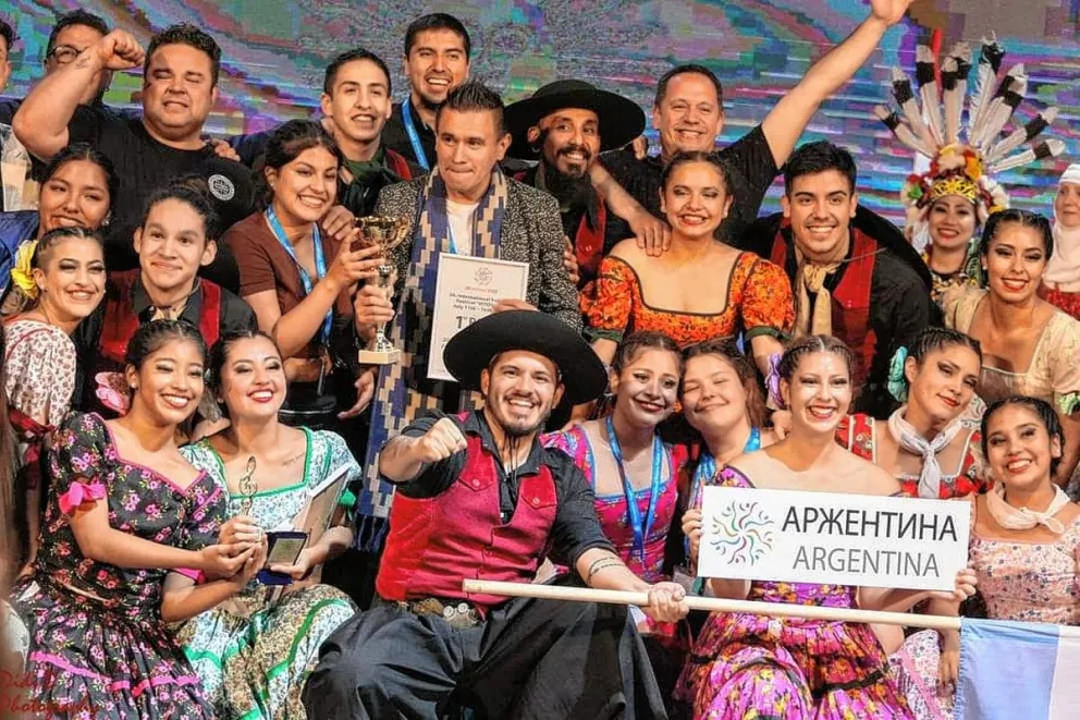 Espectacular presentación del ballet provincial de Santa Cruz en Bulgaria
