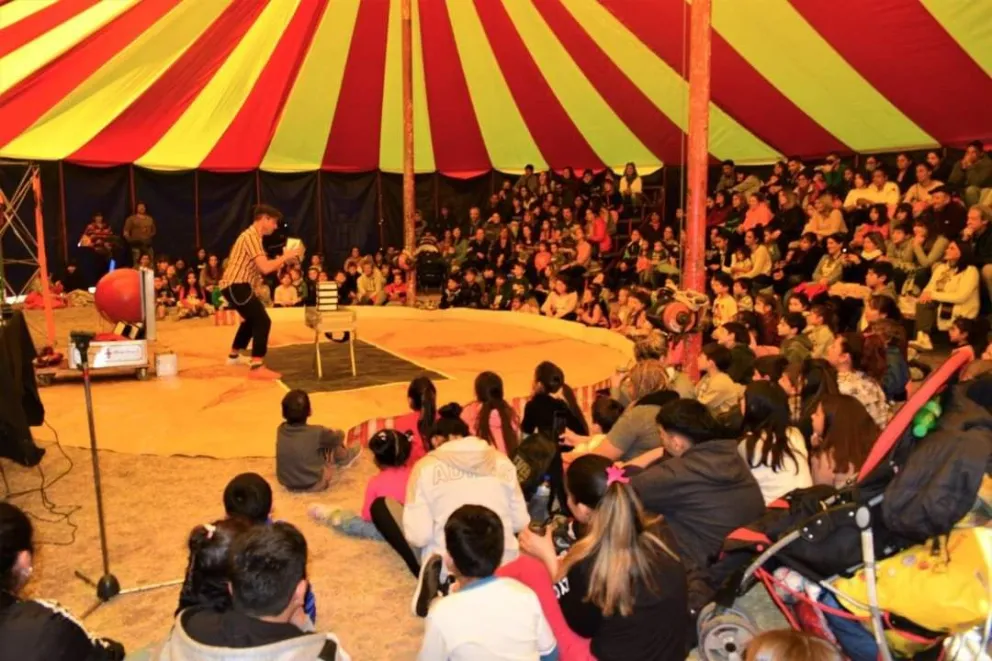 El circo ‘Von Pérez’ realizará funciones para toda la familia en el Parque Recreativo de Merlo.