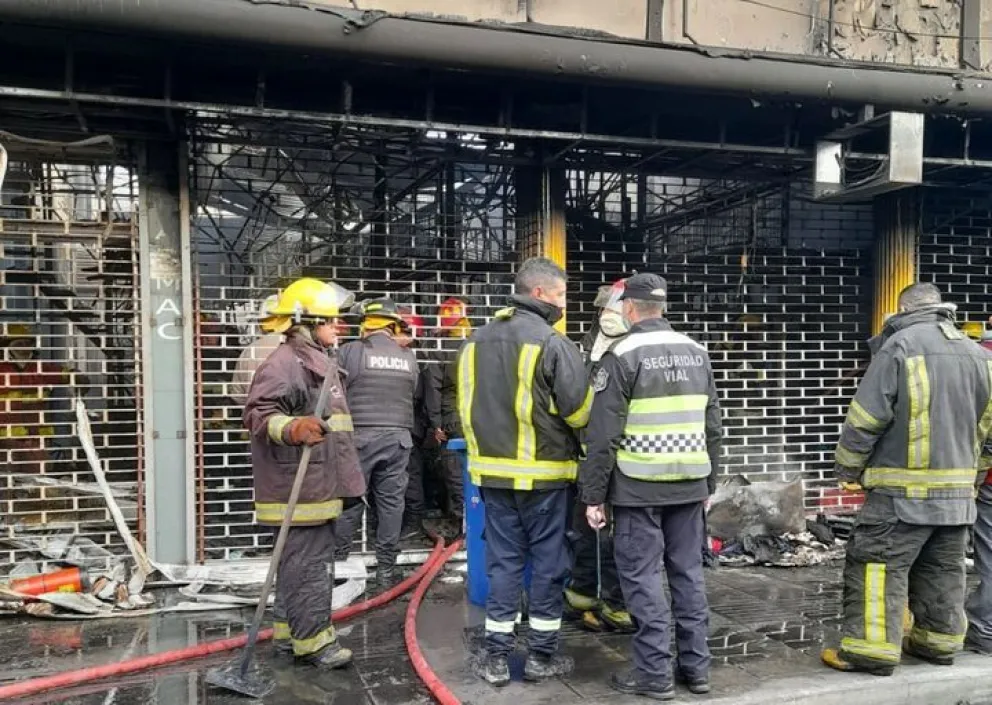 A un mes del incendio en el Centro Comercial Zona Norte: “Estamos sobreviviendo como podemos”