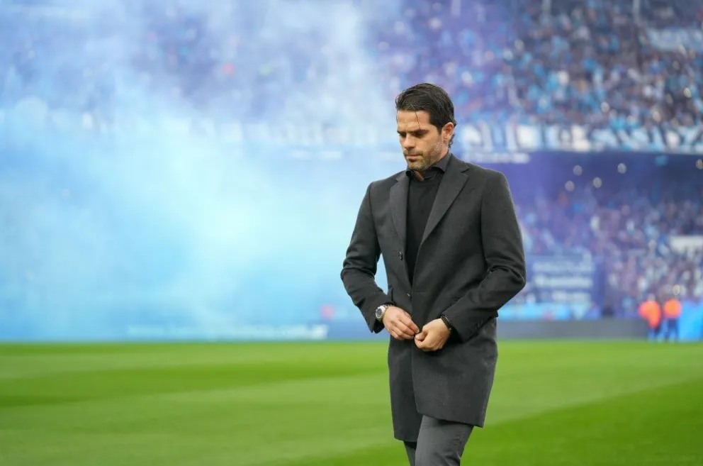 Racing va por la cima del torneo frente a Arsenal
