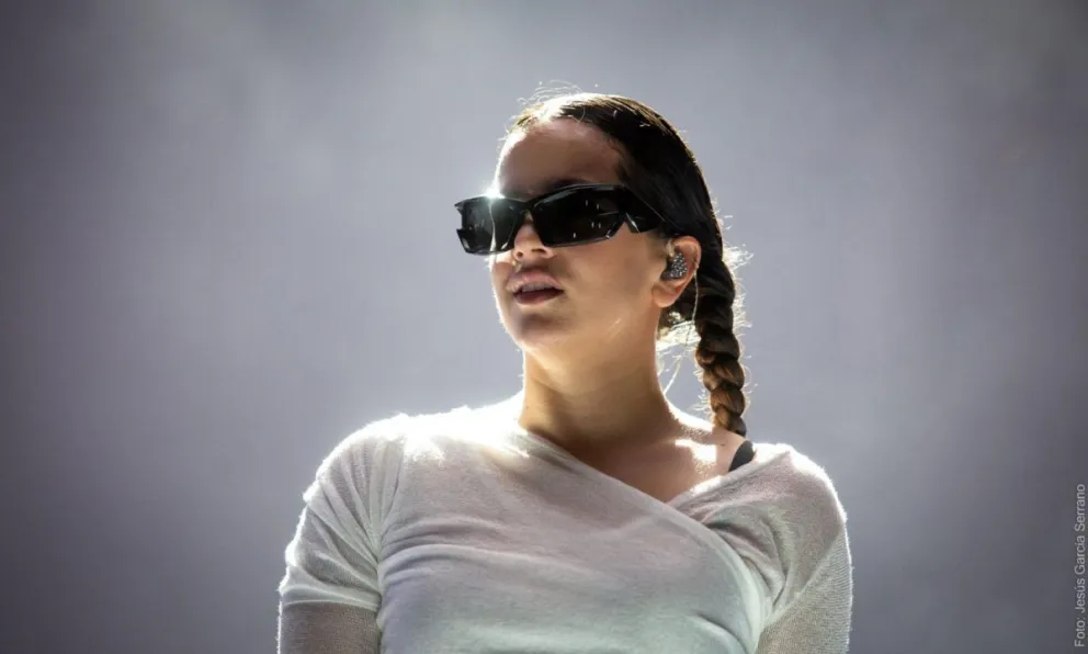 El curioso detalle de Rosalía en pleno concierto que hizo estallar las redes 