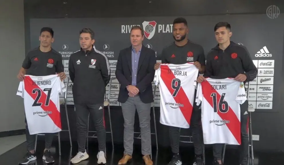 Gallardo negó que hubiera crisis y River presentó a los nuevos