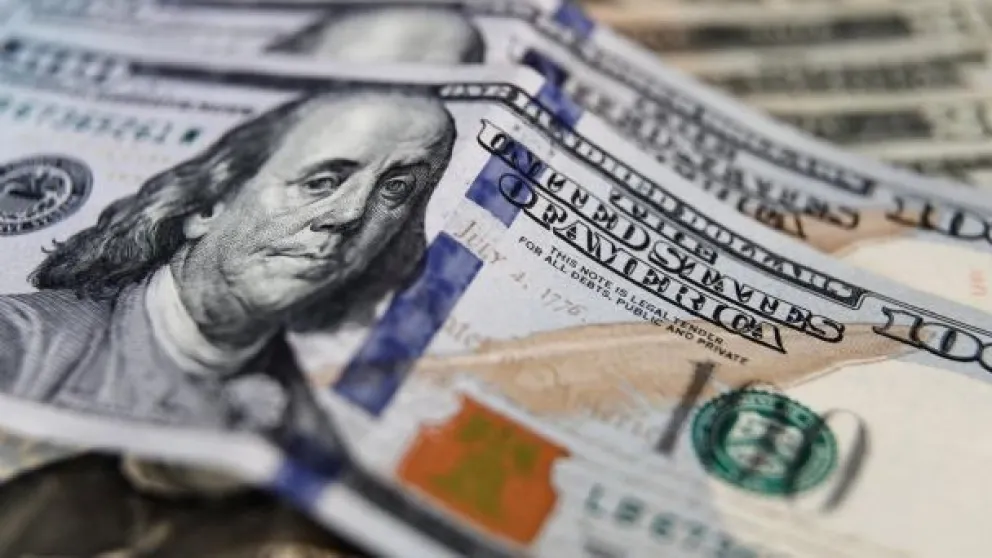 El dólar blue pasó la barrera de los 300 y rompió un nuevo récord 