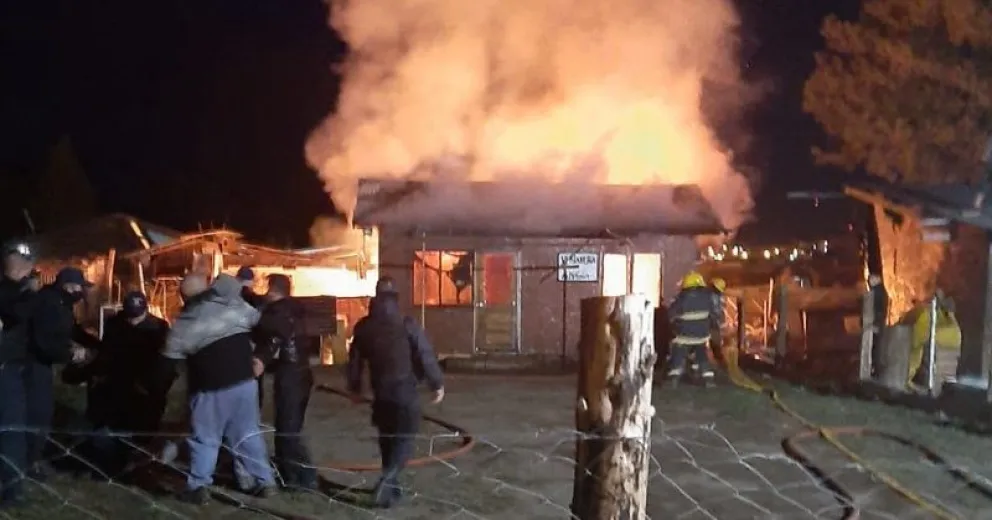 Lo acusaron por incendiar una verdulería tras ser expulsado de una reunión