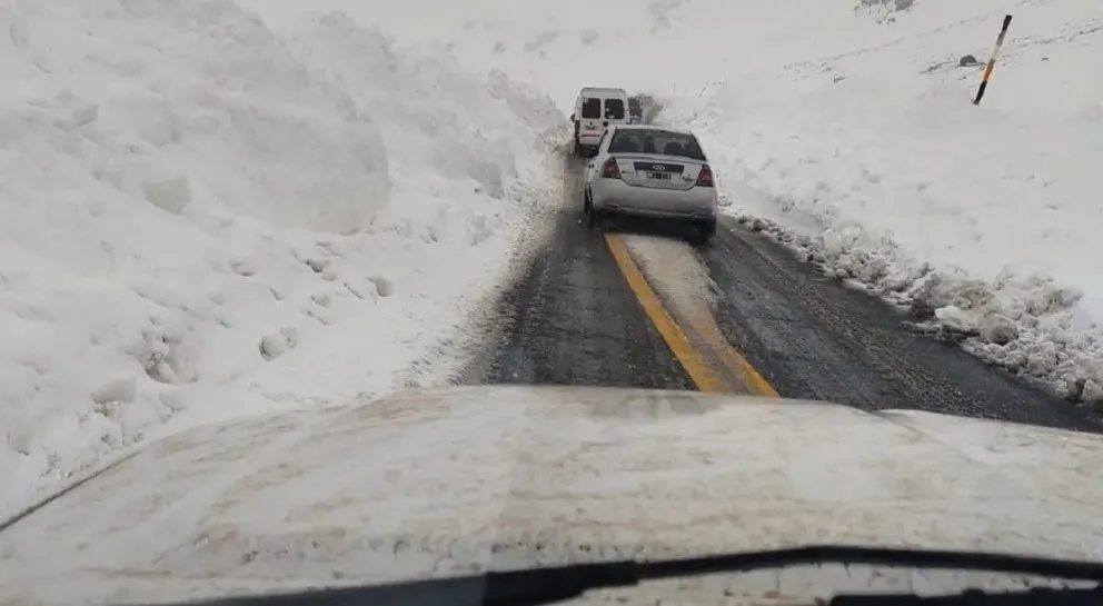 Por las intensas lluvias restringen el tránsito entre el Valle y la Línea Sur: solo pueden circular camionetas 4x4