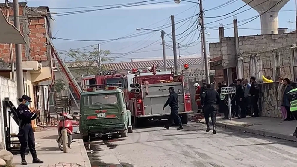 Salteños tuvieron que evacuar tras una explosión y un incendio