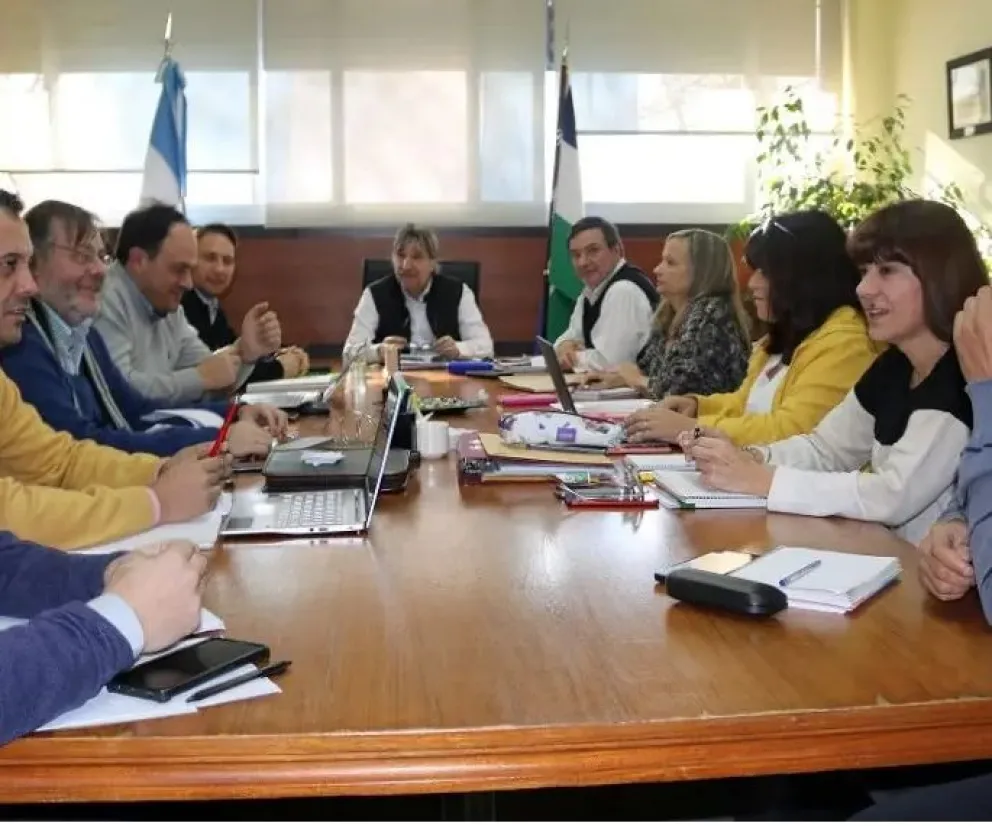 Salario docente: la propuesta busca mejorar el sueldo en blanco y que tenga impacto en el bolsillo