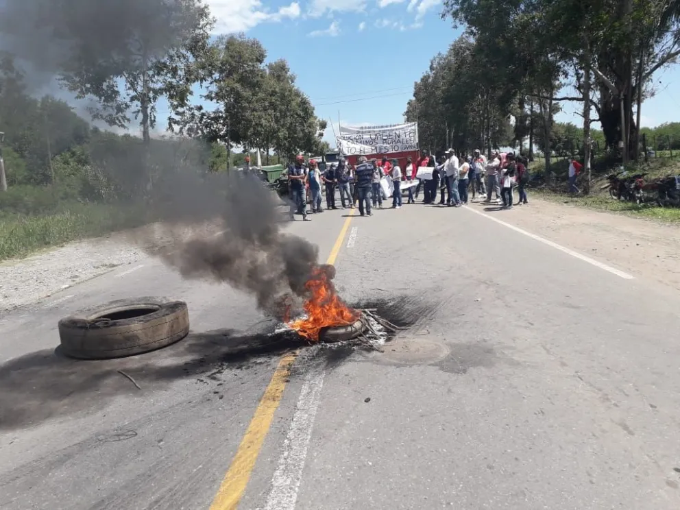 Anta: salteño fue agredido y humillado por unos camioneros que cortaban la ruta