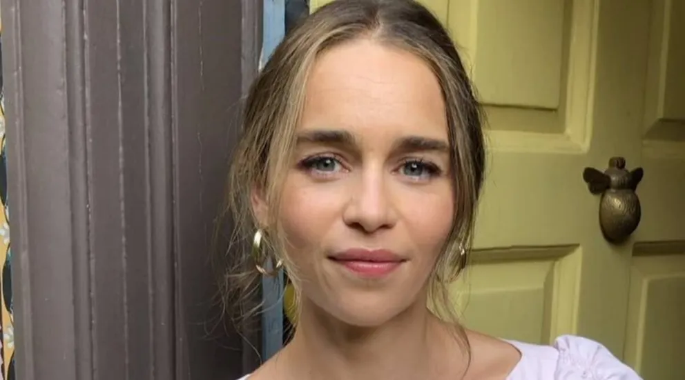 El triste motivo por la que Emilia Clarke estuvo a punto de perder la voz 