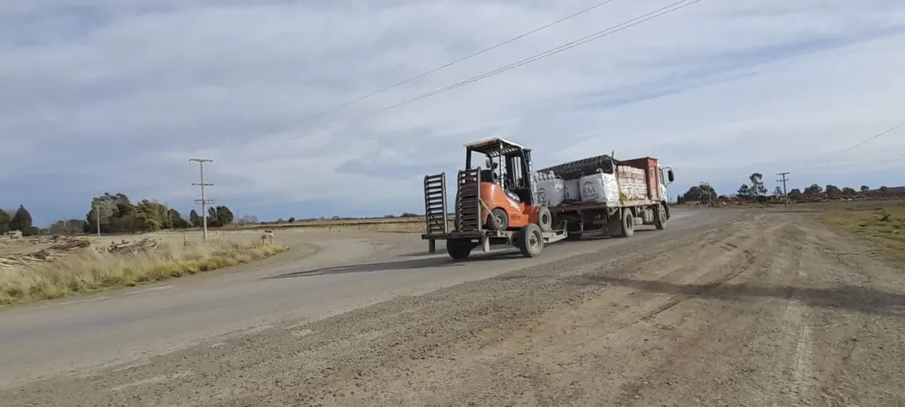 Una mujer y su hija sufrieron un accidente en la ex ruta 3 y las salvó la solidaridad