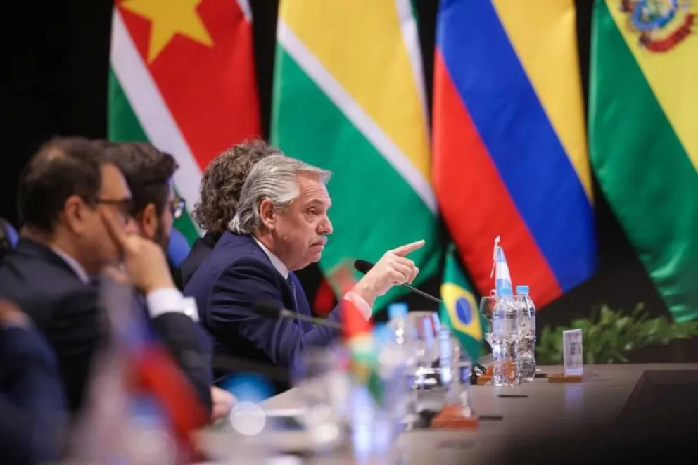 Alberto Fernández cuestionó al presidente de Uruguay: "Nadie se salva solo"