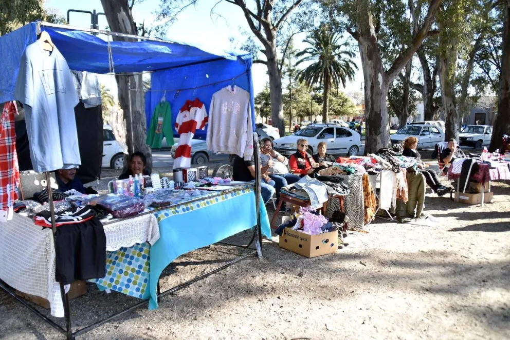 La Feria Comunitaria La Comarca cierra el año con un pesebre y un show chamamecero